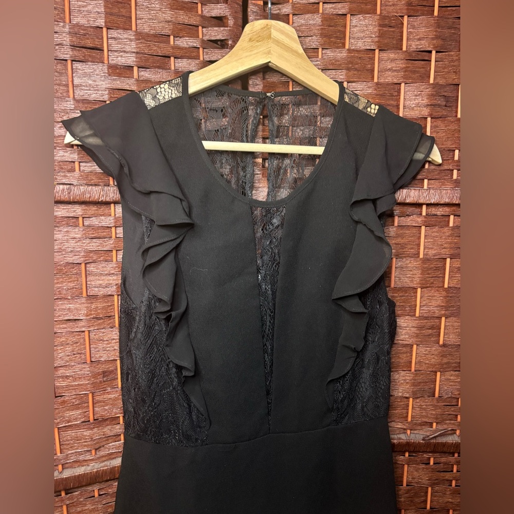 BCBGeneration Black Ruffle Lace Dress Women's Size 6 Mini Cocktail Like New - Picture 2 of 5
